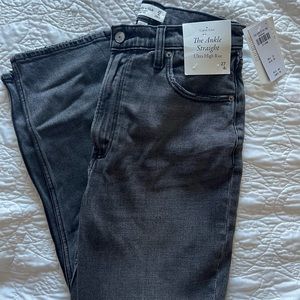 *NEW & UNWORN* Abercrombie Ultra High Rise Ankle Straight Curve Love Jeans (Blk)